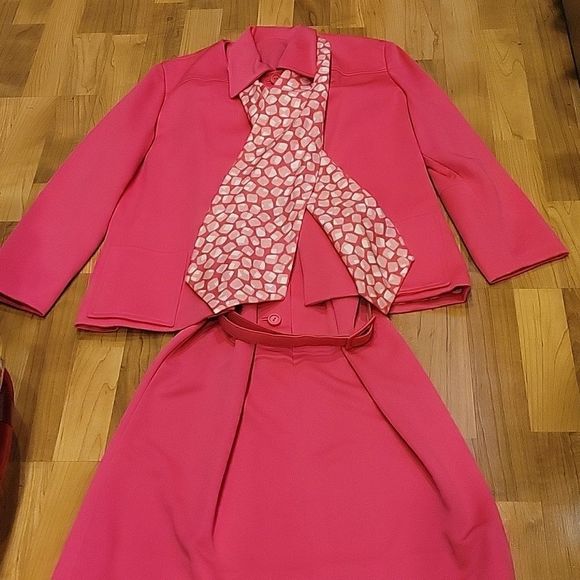 Town & Country Coronado, CA Hot Pink Dress Blazer Suit Set Belted Scarf 2-PC S - Picture 2 of 12